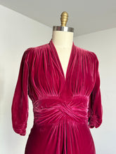 Load image into Gallery viewer, vintage 1940s velvet blouse {m}