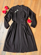 Load image into Gallery viewer, vintage 1940s brown wool princess coat {s}