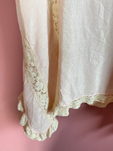 Load image into Gallery viewer, vintage 1920s slip lingerie {s/m}