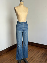 Load image into Gallery viewer, vintage 1970s Lee denim jeans 28/29W