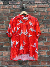 Load image into Gallery viewer, vintage 1950s Hawaiian shirt