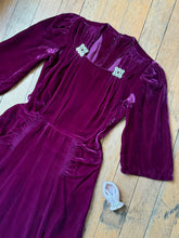 Load image into Gallery viewer, vintage 1940s velvet dress {s}