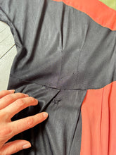 Load image into Gallery viewer, vintage 1940s rayon jersey color block dressing gown {1X}