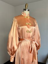 Load image into Gallery viewer, vintage 1940s pink satin dressing gown {s}