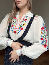 Load image into Gallery viewer, vintage 1940s embroidered folk blouse {m/l}