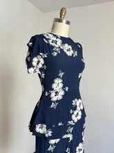 Load image into Gallery viewer, vintage 1940s novelty butterflies &amp; flowers rayon dress {s}