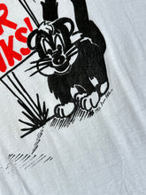 Load image into Gallery viewer, vintage 1990s LITTER STINKS skunk t-shirt