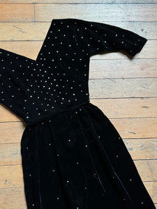 vintage 1950s rhinestone velvet wiggle dress {xxs}