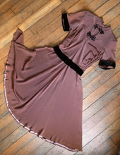 Load image into Gallery viewer, vintage 1940s brown rayon dress {s}