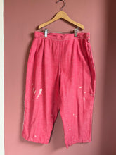 Load image into Gallery viewer, vintage 1950s homemade size zip capris {29”W}