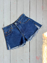Load image into Gallery viewer, vintage 1980s Levis red line selvedge cut off shorts 27"W
