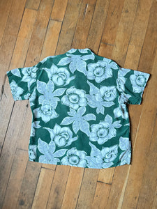 vintage 1940s green Hawaiian rayon shirt - loop collar