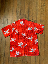 Load image into Gallery viewer, vintage 1950s Hawaiian shirt