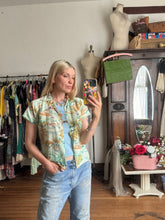 Load image into Gallery viewer, vintage 1950s 60s juniors Hawaiian shirt
