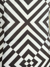 Load image into Gallery viewer, vintage 1960s psychedelic black and white dress {s/m}