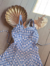 Load image into Gallery viewer, vintage 1940s novelty cotton clamshell swimsuit {s}