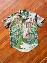 Load image into Gallery viewer, vintage 1940s 50s novelty bird of paradise rayon shirt