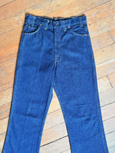Load image into Gallery viewer, vintage 1970s LEVIS denim jeans for someone TALL 30&quot;W