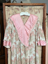 Load image into Gallery viewer, antique 1910s cotton wrap dressing gown {XL}