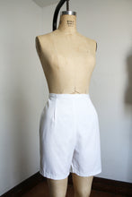 Load image into Gallery viewer, vintage 1960s white shorts {m}