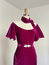 Load image into Gallery viewer, vintage 1930s purple pink velvet evening gown {s}