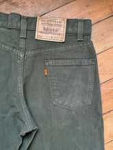 Load image into Gallery viewer, vintage 1990s green LEVIS 550s 28&quot;W