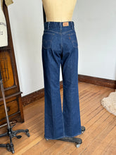 Load image into Gallery viewer, vintage 1970s LEVIS denim jeans for someone TALL 30&quot;W