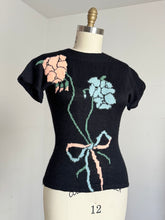Load image into Gallery viewer, vintage 1940s floral knit top {xs-L}
