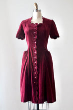 Load image into Gallery viewer, vintage 1940s scalloped velvet dress