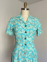 Load image into Gallery viewer, vintage 1940s 50s novelty fan print dress {s/m}