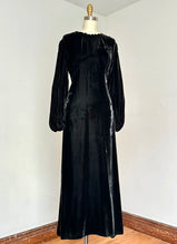 Load image into Gallery viewer, vintage 1930s black velvet gown {s/m}