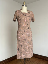 Load image into Gallery viewer, vintage 1940s novelty Giraffe rayon dress {m}