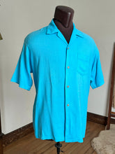 Load image into Gallery viewer, vintage 1950s blue short sleeve button up shirt