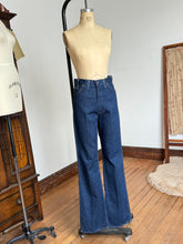 Load image into Gallery viewer, vintage 1970s LEVIS denim jeans for someone TALL 30&quot;W
