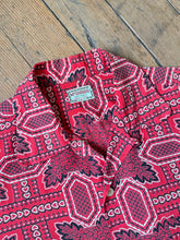 Load image into Gallery viewer, vintage 1950s bandana print shirt - loop collar