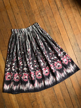 Load image into Gallery viewer, vintage 1950s upside down roses skirt {m}