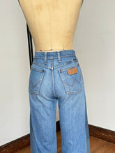 Load image into Gallery viewer, vintage 1960s 70s altered Wrangler denim jeans
