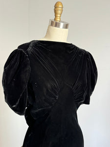 vintage 1930s black velvet gown {xs/s}