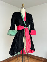 Load image into Gallery viewer, vintage 1940s black velvet robe {xs}