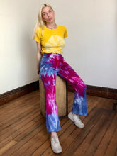 Load image into Gallery viewer, vintage 1960s 70s tie dye big E Levis flared denim jeans