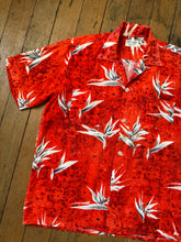 Load image into Gallery viewer, vintage 1950s Hawaiian shirt