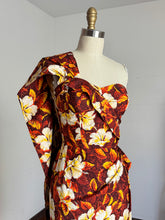 Load image into Gallery viewer, vintage 1950s Alfred Shaheen sarong dress &amp; men’s shirt set