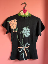 Load image into Gallery viewer, vintage 1940s floral knit top {xs-L}