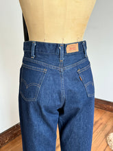 Load image into Gallery viewer, vintage 1970s LEVIS denim jeans for someone TALL 30&quot;W