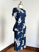 Load image into Gallery viewer, vintage 1940s novelty butterflies &amp; flowers rayon dress {s}