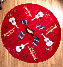 Load image into Gallery viewer, vintage 1950s style musical circle skirt