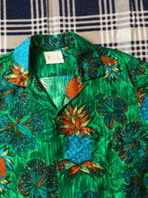 Load image into Gallery viewer, vintage 1960s Pineapple shirt