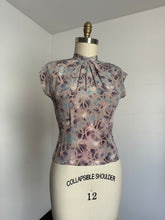 Load image into Gallery viewer, vintage 1940s abstract blouse {s/m}