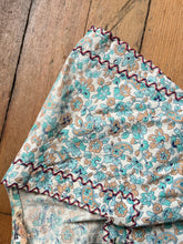Load image into Gallery viewer, vintage 1940s cotton floral skirt and crop top set {m}
