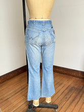 Load image into Gallery viewer, vintage 1970s Wranglers denim jeans